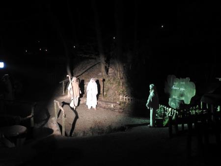 Utrinki iz druge uprizoritve predstave Božična noč, odigrane 5.1.2019 14